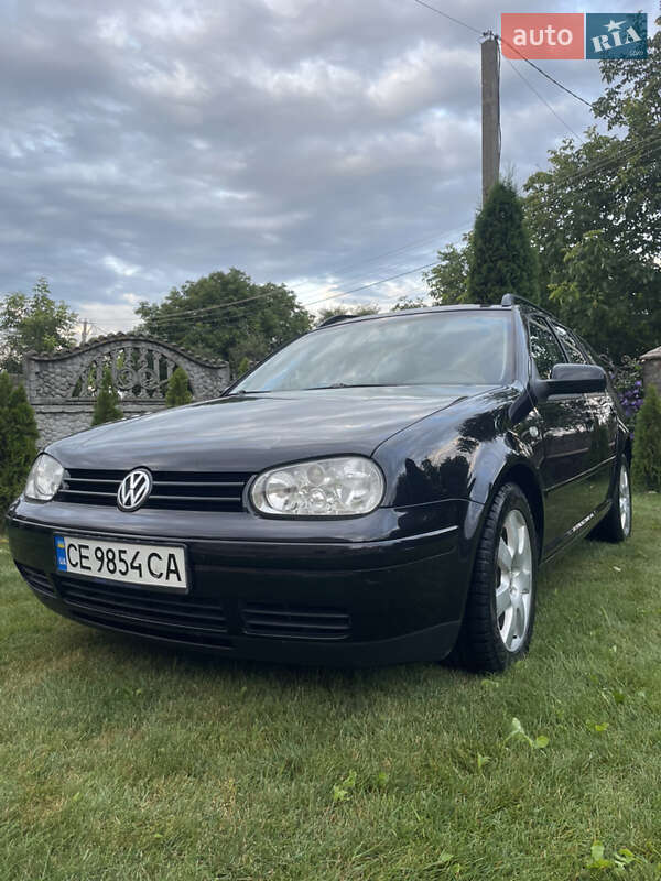 Универсал Volkswagen Golf 2004 в Черновцах
