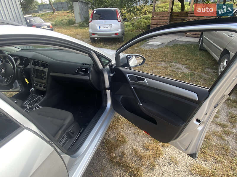 Универсал Volkswagen Golf 2017 в Фастове