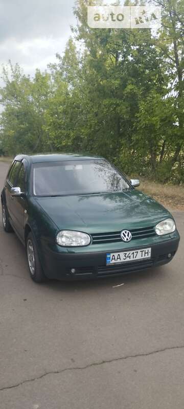 Хетчбек Volkswagen Golf 2002 в Южноукраїнську