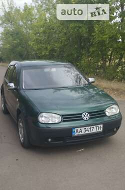 Хетчбек Volkswagen Golf 2002 в Южноукраїнську