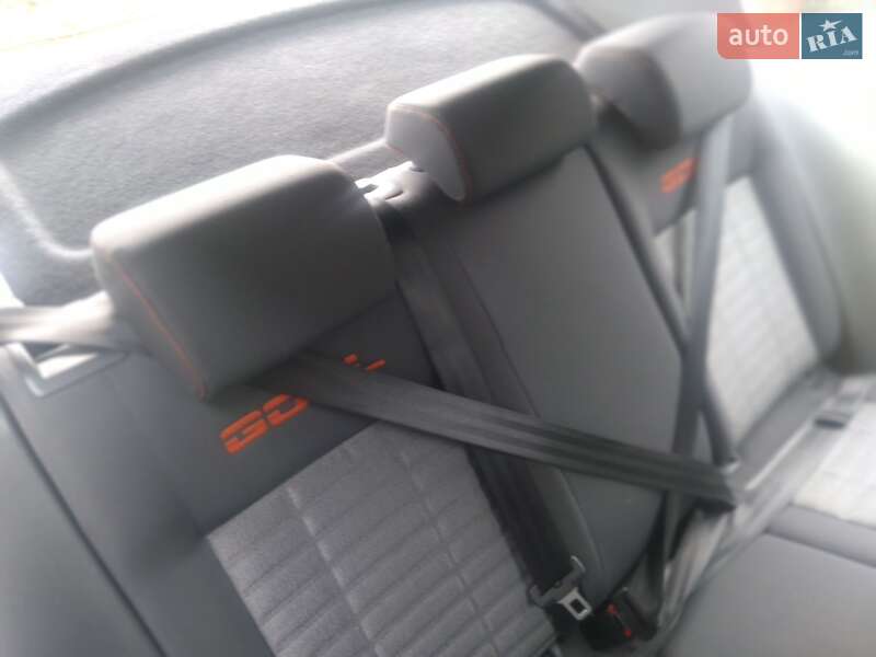 Хетчбек Volkswagen Golf 2006 в Чорткові