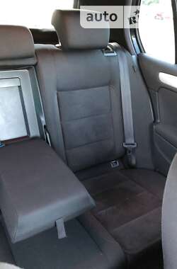 Хэтчбек Volkswagen Golf 2009 в 