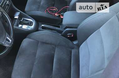 Хэтчбек Volkswagen Golf 2009 в 