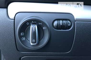 Хэтчбек Volkswagen Golf 2009 в 