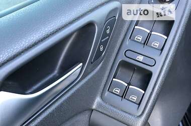 Хэтчбек Volkswagen Golf 2009 в 
