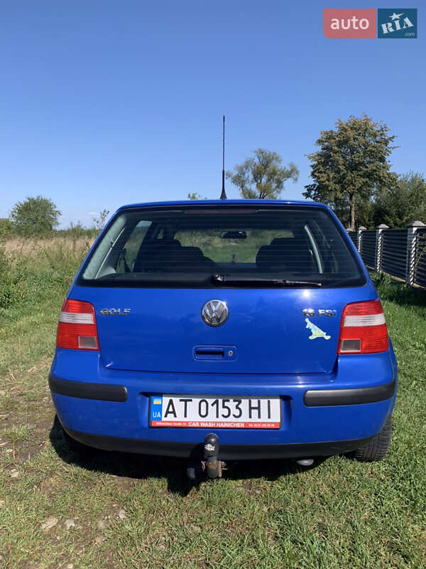 Хэтчбек Volkswagen Golf 2002 в Калуше