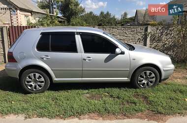 Хэтчбек Volkswagen Golf 2001 в Краснограде