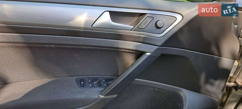 Універсал Volkswagen Golf 2016 в Южноукраїнську