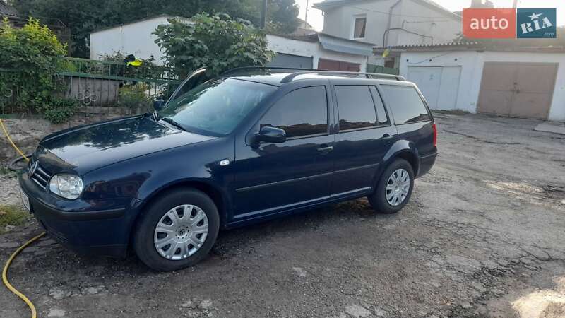 Універсал Volkswagen Golf 2001 в Тернополі