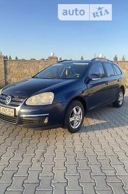 Універсал Volkswagen Golf 2007 в Чернівцях