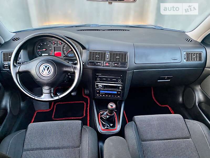 Хэтчбек Volkswagen Golf 2001 в Дрогобыче