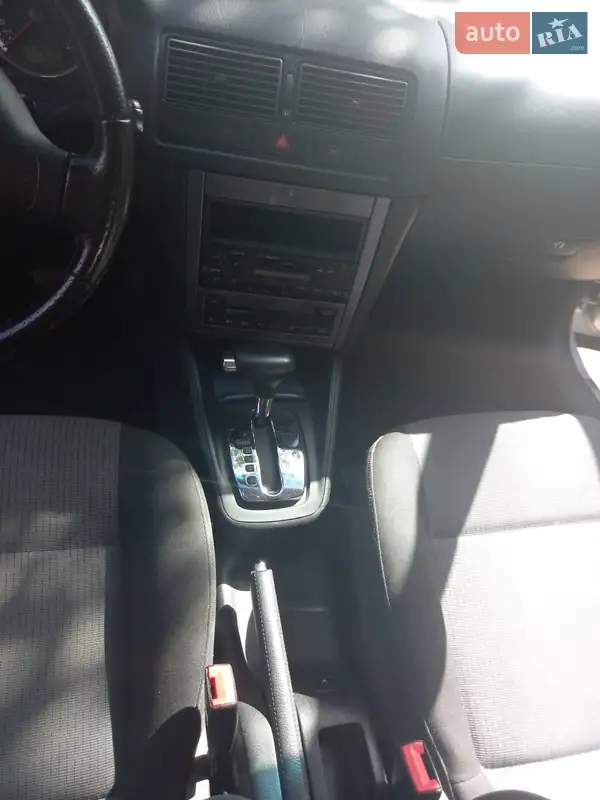 Volkswagen Golf 2004 VIN WVWZZZ1JZ4W172703 фото оголошення 24 з 73