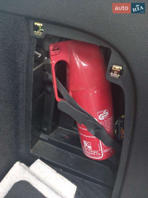 Універсал Volkswagen Golf 2004 в Ємільчиному