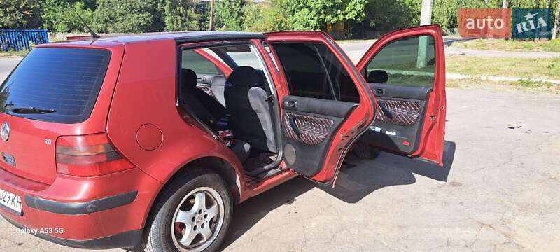 Хетчбек Volkswagen Golf 1998 в Вінниці
