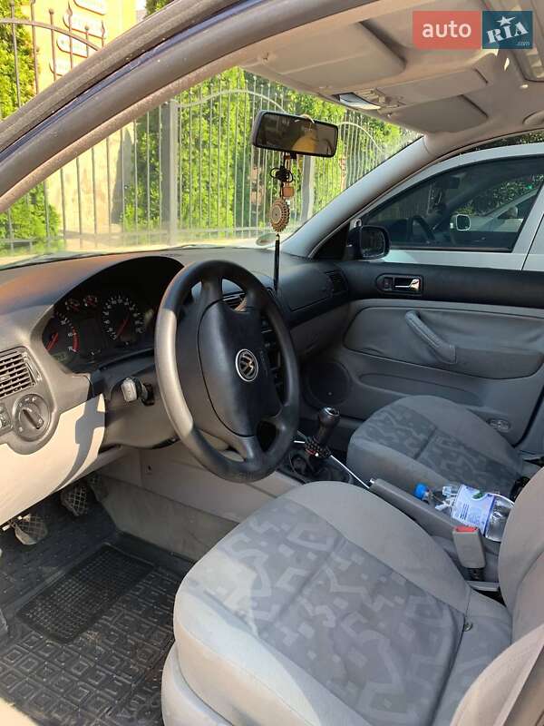 Хетчбек Volkswagen Golf 1999 в Козятині