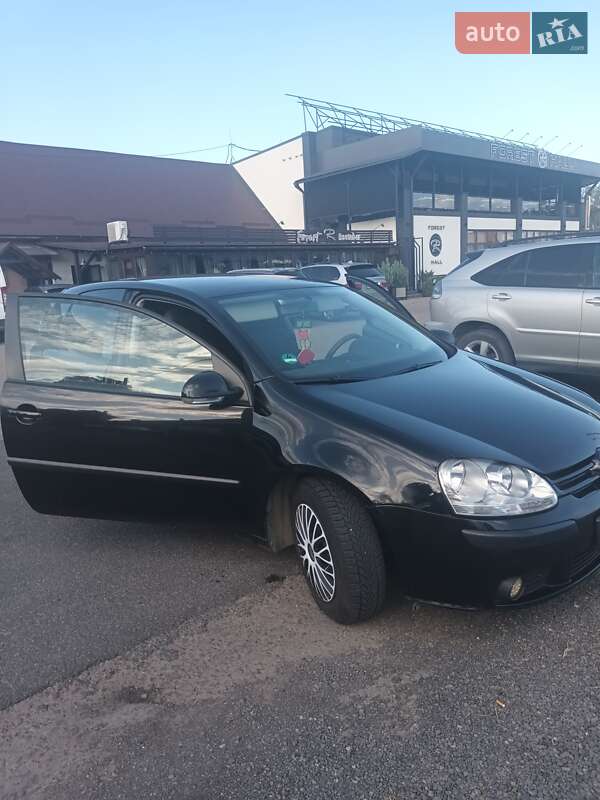 Volkswagen Golf 2004