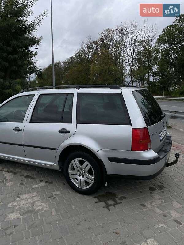 Універсал Volkswagen Golf 2001 в Вінниці