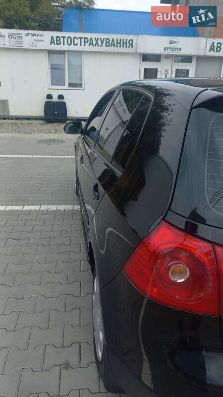 Хетчбек Volkswagen Golf 2007 в Чернівцях