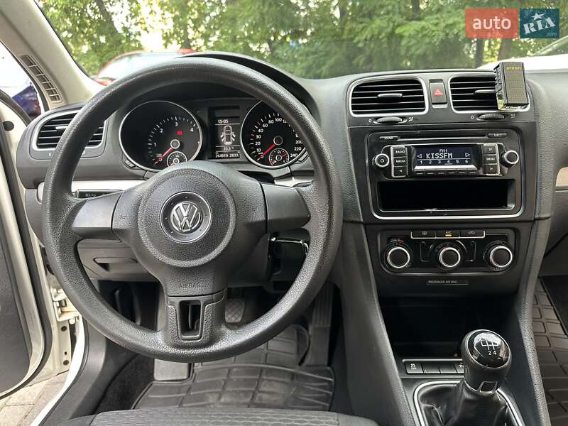 Універсал Volkswagen Golf 2013 в Києві