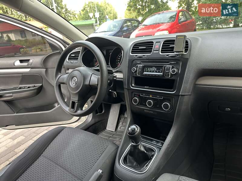 Універсал Volkswagen Golf 2013 в Києві