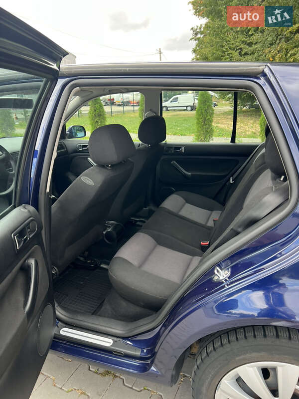 Хетчбек Volkswagen Golf 2001 в Вінниці