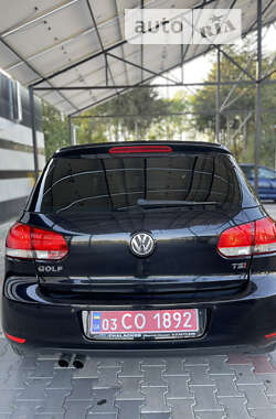Хэтчбек Volkswagen Golf 2010 в 