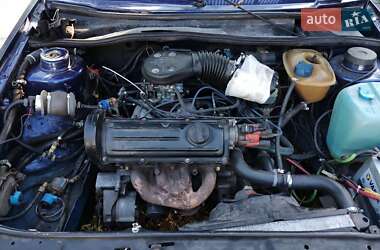Хэтчбек Volkswagen Golf 1984 в 