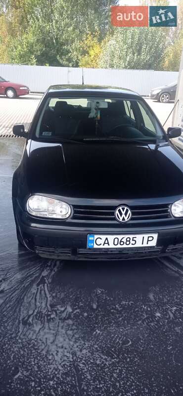 Volkswagen Golf 2000