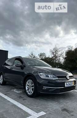 Универсал Volkswagen Golf 2017 в Стрые