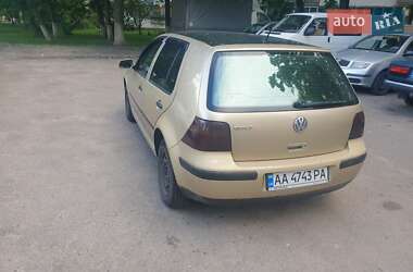 Хэтчбек Volkswagen Golf 2003 в Киеве