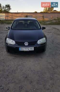 Хетчбек Volkswagen Golf 2005 в 