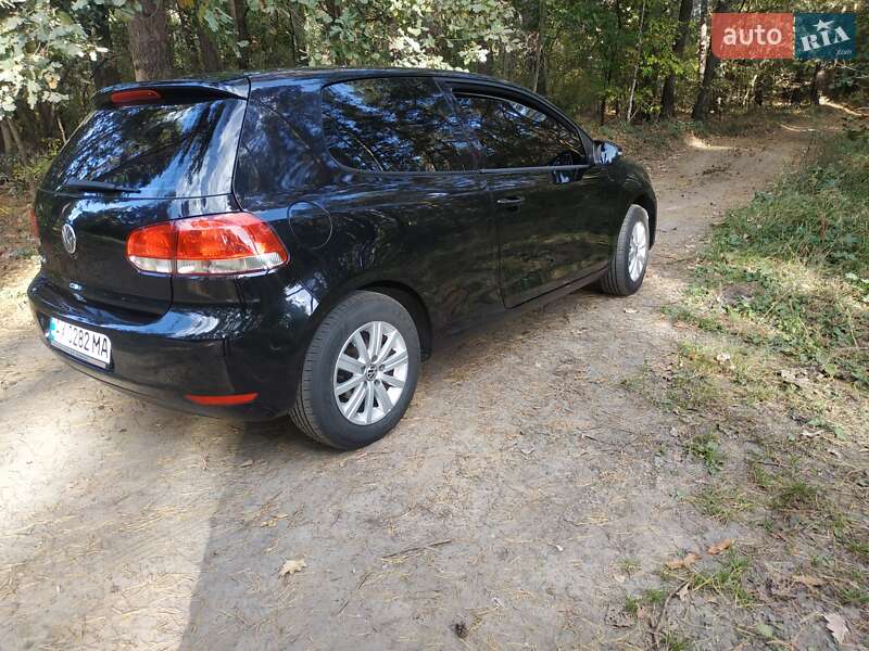 Хетчбек Volkswagen Golf 2009 в Харкові