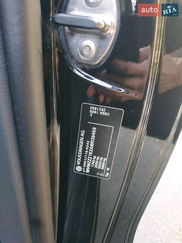 Хетчбек Volkswagen Golf 2009 в Харкові