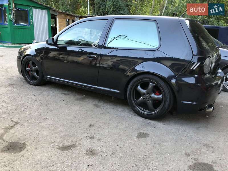 Хетчбек Volkswagen Golf 2002 в Білій Церкві