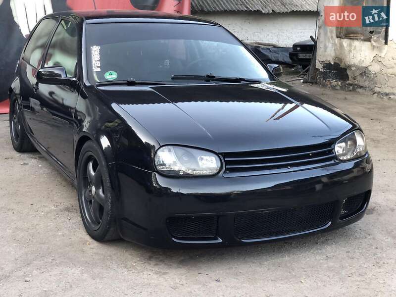 Хетчбек Volkswagen Golf 2002 в Білій Церкві