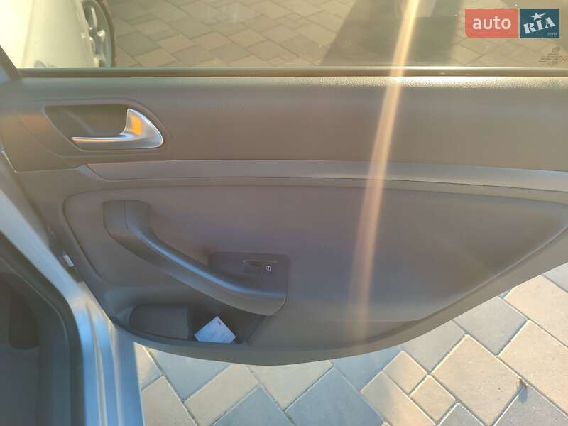 Универсал Volkswagen Golf 2009 в Владимире