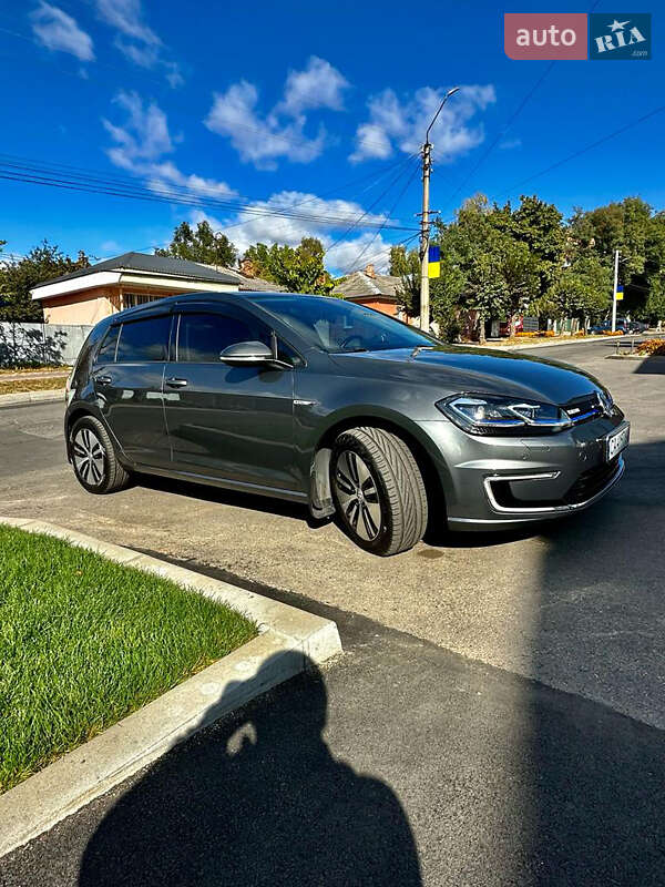 Хетчбек Volkswagen Golf 2017 в Умані