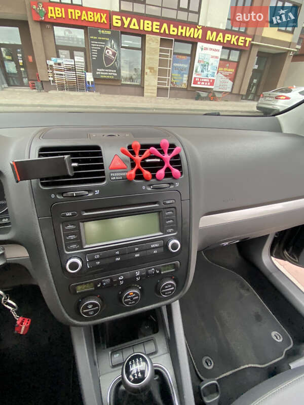 Хэтчбек Volkswagen Golf 2006 в Тернополе