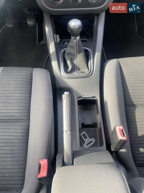 Хетчбек Volkswagen Golf 2008 в Хмельницькому