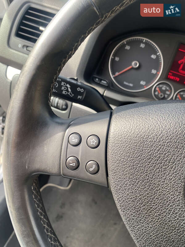 Хетчбек Volkswagen Golf 2008 в Хмельницькому