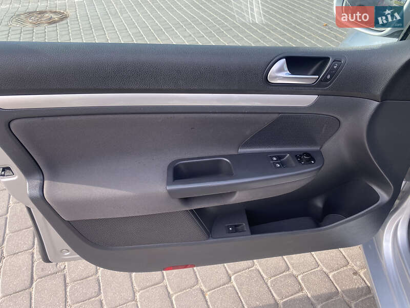 Хетчбек Volkswagen Golf 2008 в Хмельницькому