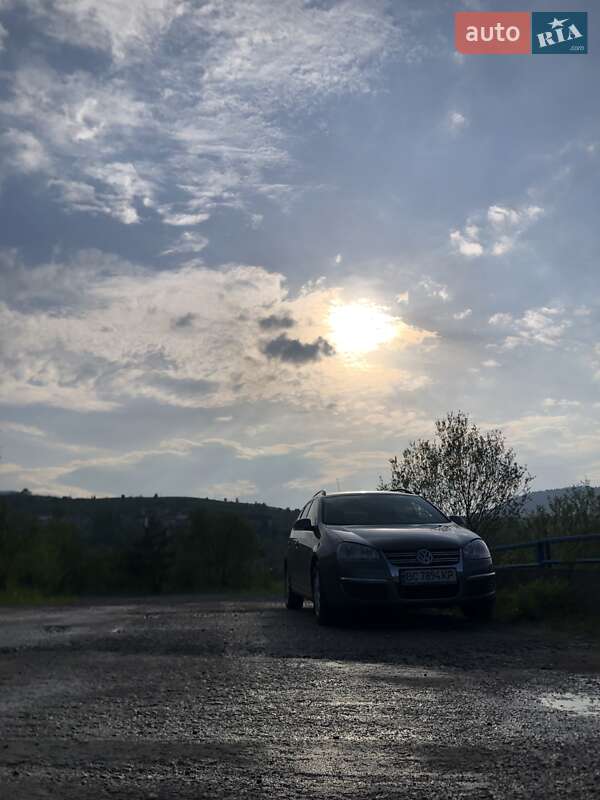 Универсал Volkswagen Golf 2009 в Дрогобыче