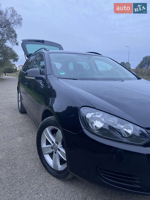 Универсал Volkswagen Golf 2011 в Ивано-Франковске