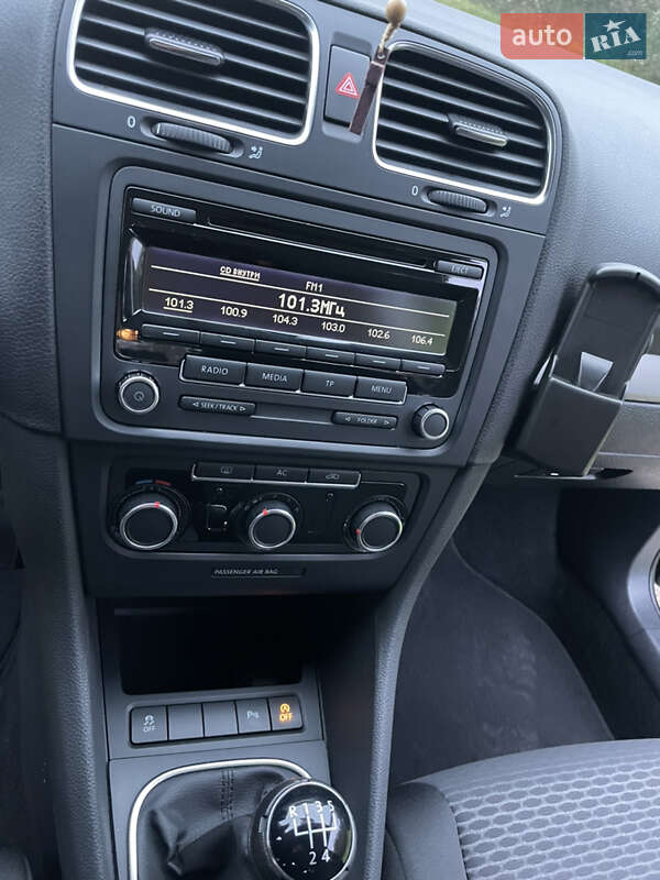 Универсал Volkswagen Golf 2011 в Ивано-Франковске