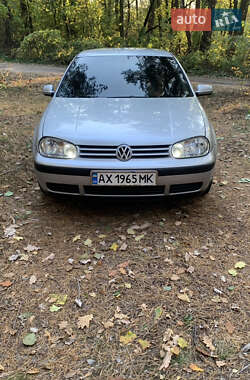Хэтчбек Volkswagen Golf 2003 в Змиеве