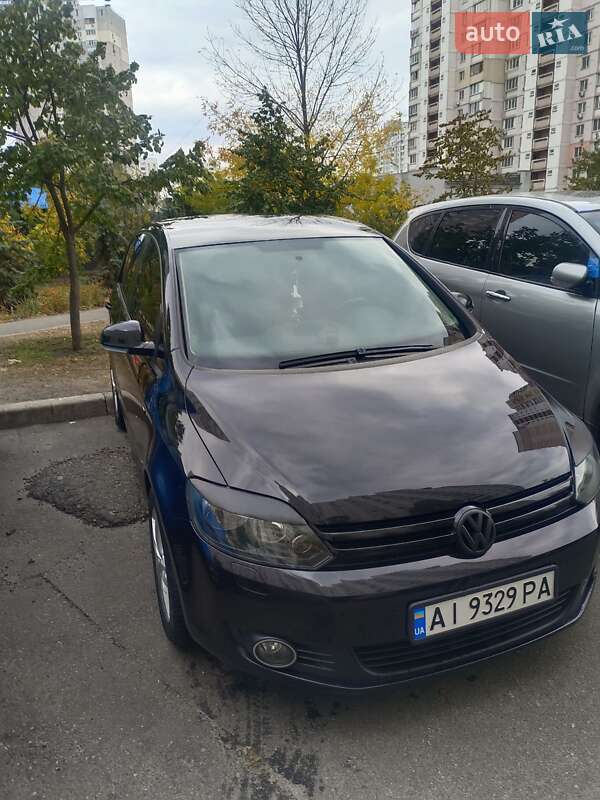 Хэтчбек Volkswagen Golf 2012 в Киеве
