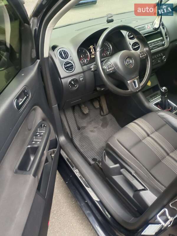 Хэтчбек Volkswagen Golf 2012 в Киеве