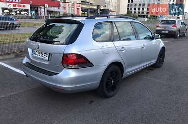 Универсал Volkswagen Golf 2010 в 