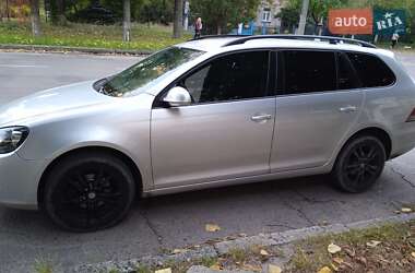 Универсал Volkswagen Golf 2010 в 