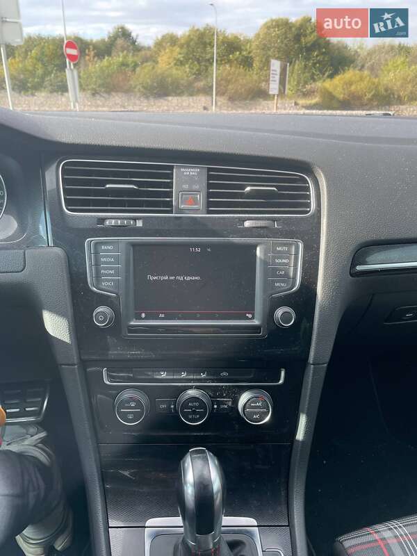 Хэтчбек Volkswagen Golf 2013 в Львове